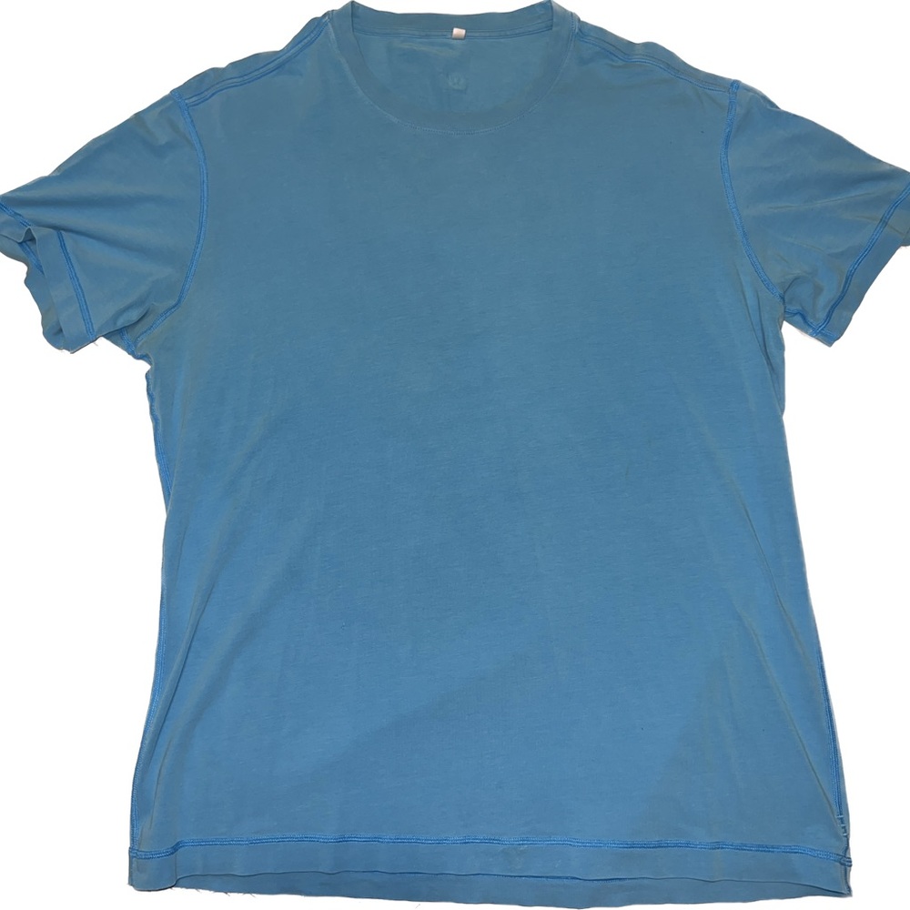 Men’s Lulu workout Shirt